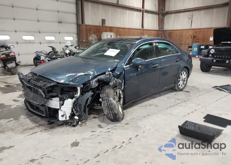 2020 Mercedes-Benz A 220 4Matic z USA, uszkodzony, nr VIN W1K3G4FB1LW045836